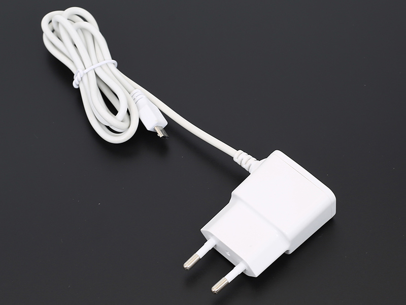 A35 5V2A 帶線(xiàn) 歐規(guī)電池充電器