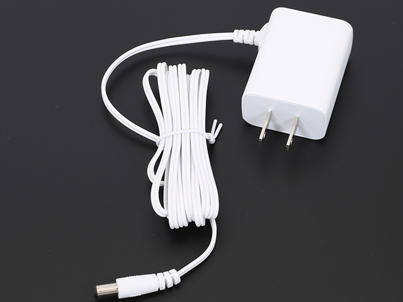 B25 5V2A  美規(guī) 帶線(xiàn)電池充電器