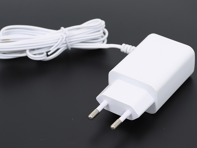 B25 5V2A 歐規(guī) 帶線(xiàn)電池充電器