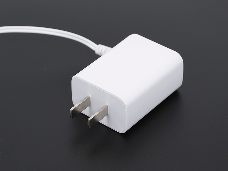 B25 5V2A 中規(guī) 帶線(xiàn)電池充電器